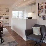 Stylish Flat, Steps To Apartamento Ostende