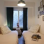 Stylish Central Flat, Steps To Beach Apartment *