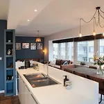 Stylish Central Flat, Steps To Beach Ostend