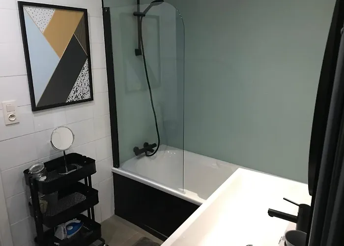 דירה Stylish Central Flat, Steps To Beach *