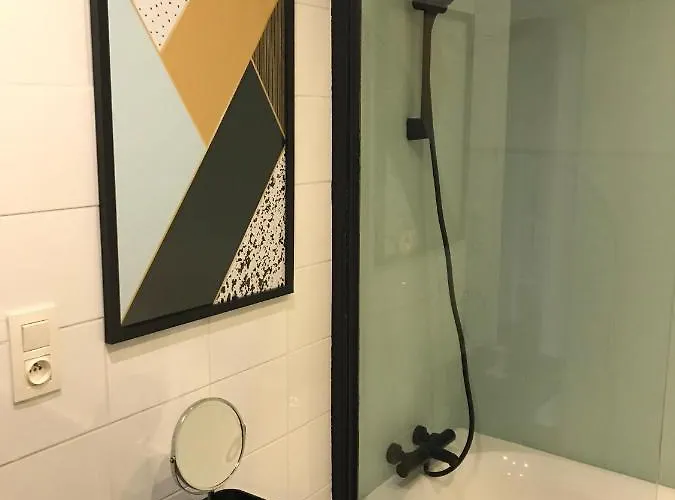 דירה Stylish Central Flat, Steps To Beach *