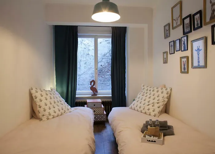 Stylish Central Flat, Steps To Beach דירה *