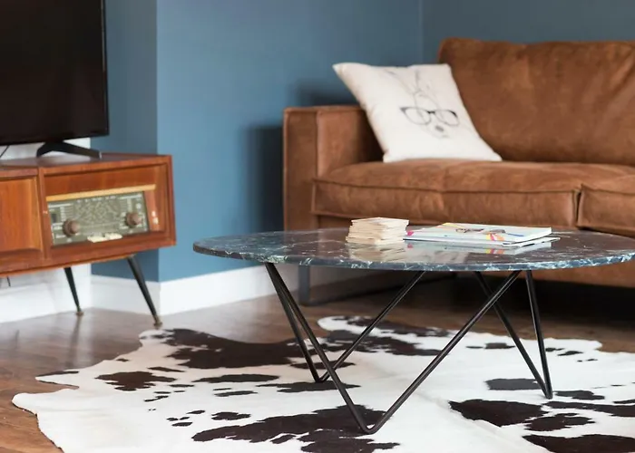 Stylish Central Flat, Steps To Beach דירה