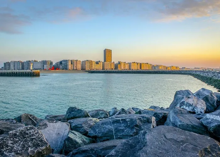 Stylish Central Flat, Steps To Beach דירה